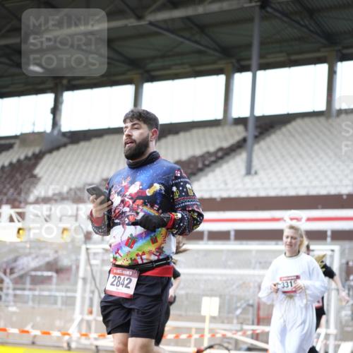 07.12.2025 - St. Pauli X-Mass-Run No. 15 Patografie http://msf.ph/oto/9372018 07.12.2025 11:47:52 Ziel 724, 796, 1032, 1471, 1474, 1534, 1539, 1597, 1622, 1951, 2381, 2384, 2451, 2452, 2475, 2516, 2842, 3225, 3227, 3312, 3313, 4425, 4427 meine-sportfotos.de