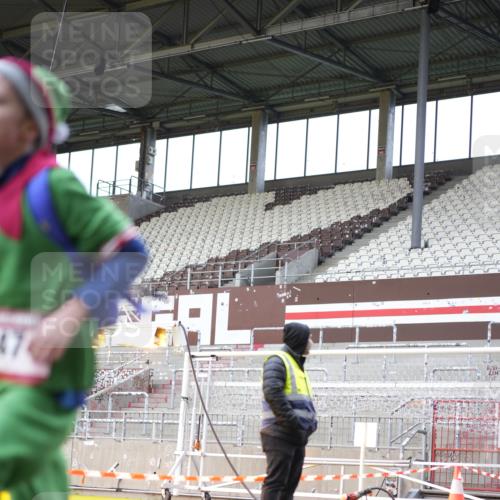07.12.2025 - St. Pauli X-Mass-Run No. 15 Patografie http://msf.ph/oto/9372028 07.12.2025 11:47:54 Ziel 724, 796, 1032, 1471, 1474, 1534, 1539, 1597, 1622, 1951, 2381, 2384, 2451, 2452, 2475, 2516, 2842, 3225, 3227, 3312, 3313, 4425, 4427 meine-sportfotos.de