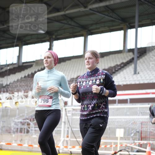 07.12.2025 - St. Pauli X-Mass-Run No. 15 Patografie http://msf.ph/oto/9372034 07.12.2025 11:47:56 Ziel 724, 796, 1032, 1471, 1474, 1534, 1539, 1597, 1622, 2381, 2384, 2451, 2452, 2475, 2516, 2842, 3225, 3227, 3312, 3313, 3542, 3547, 3602, 4425, 4427 meine-sportfotos.de