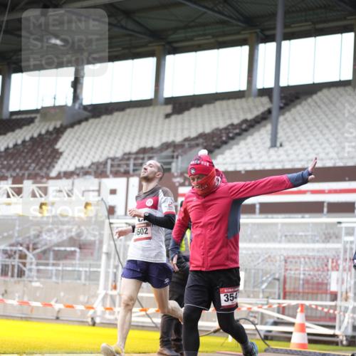 07.12.2025 - St. Pauli X-Mass-Run No. 15 Patografie http://msf.ph/oto/9372041 07.12.2025 11:48:00 Ziel 207, 724, 796, 1471, 1474, 1597, 2381, 2384, 2516, 2842, 3312, 3313, 3542, 3545, 3547, 3602, 4425, 4427 meine-sportfotos.de