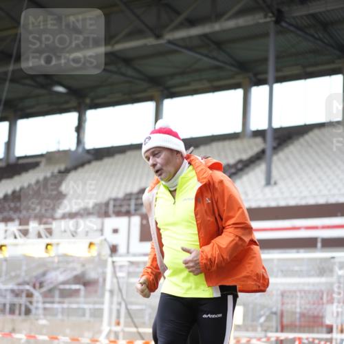 07.12.2025 - St. Pauli X-Mass-Run No. 15 Patografie http://msf.ph/oto/9372052 07.12.2025 11:48:03 Ziel 207, 724, 796, 1471, 1474, 1597, 2516, 2842, 3312, 3313, 3542, 3545, 3547, 3602, 4425, 4427 meine-sportfotos.de