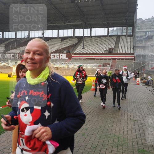 07.12.2025 - St. Pauli X-Mass-Run No. 15 Fabian Wolf http://msf.ph/oto/9372063 07.12.2025 10:08:53 Ziel 19, 390, 707, 786, 789, 947, 1002, 1031, 1176, 1570, 2126, 2521, 3212, 3300, 3332, 3335, 3484, 3671, 3891, 3904, 3907, 4232, 4234, 4451 meine-sportfotos.de