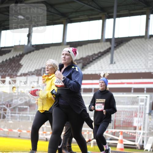 07.12.2025 - St. Pauli X-Mass-Run No. 15 Patografie http://msf.ph/oto/9372064 07.12.2025 11:48:12 Ziel 207, 990, 3504, 3528, 3542, 3545, 3547, 3602, 3635, 3638, 3657 meine-sportfotos.de