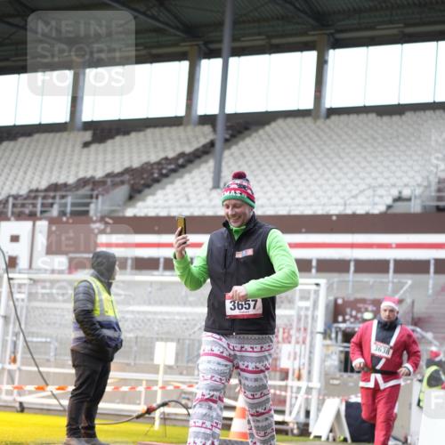 07.12.2025 - St. Pauli X-Mass-Run No. 15 Patografie http://msf.ph/oto/9372072 07.12.2025 11:48:14 Ziel 207, 990, 3504, 3528, 3542, 3545, 3547, 3602, 3635, 3638, 3657 meine-sportfotos.de