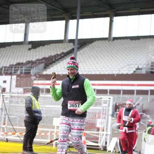 07.12.2025 - St. Pauli X-Mass-Run No. 15 Patografie http://msf.ph/oto/9372074 07.12.2025 11:48:14 Ziel 207, 990, 3504, 3528, 3542, 3545, 3547, 3602, 3635, 3638, 3657 meine-sportfotos.de