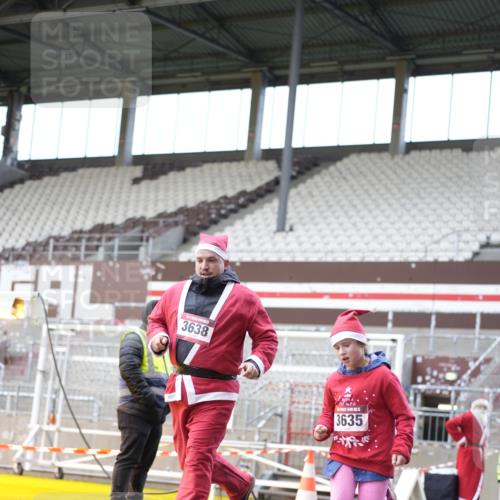 07.12.2025 - St. Pauli X-Mass-Run No. 15 Patografie http://msf.ph/oto/9372076 07.12.2025 11:48:15 Ziel 207, 990, 3504, 3528, 3542, 3545, 3547, 3602, 3635, 3638, 3657 meine-sportfotos.de