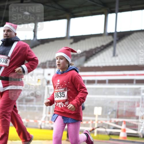 07.12.2025 - St. Pauli X-Mass-Run No. 15 Patografie http://msf.ph/oto/9372080 07.12.2025 11:48:16 Ziel 207, 990, 3504, 3528, 3542, 3545, 3602, 3635, 3638, 3657 meine-sportfotos.de