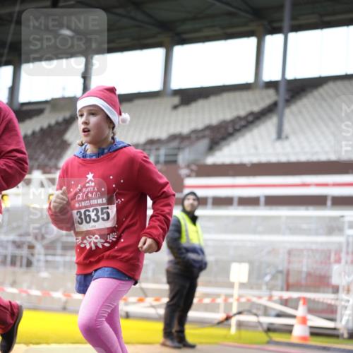 07.12.2025 - St. Pauli X-Mass-Run No. 15 Patografie http://msf.ph/oto/9372081 07.12.2025 11:48:16 Ziel 207, 990, 3504, 3528, 3542, 3545, 3602, 3635, 3638, 3657 meine-sportfotos.de