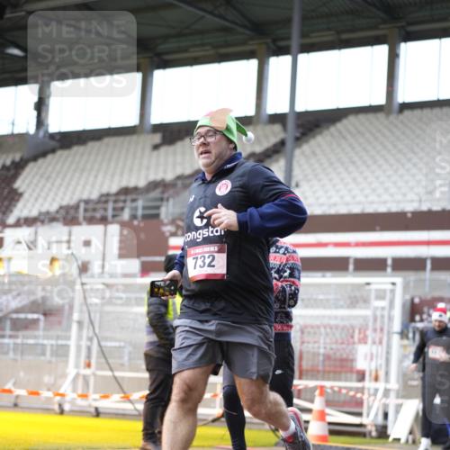 07.12.2025 - St. Pauli X-Mass-Run No. 15 Patografie http://msf.ph/oto/9372090 07.12.2025 11:48:24 Ziel 616, 732, 990, 1911, 1926, 1927, 2432, 3504, 3528, 3635, 3638, 3646, 3657, 4134, 4423, 4424, 4426, 4477, 4480 meine-sportfotos.de