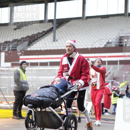 07.12.2025 - St. Pauli X-Mass-Run No. 15 Patografie http://msf.ph/oto/9372113 07.12.2025 11:48:31 Ziel 616, 732, 1891, 1911, 1926, 1927, 2008, 2075, 2432, 3023, 3388, 3635, 3638, 3646, 3926, 4134, 4423, 4424, 4426, 4477, 4480 meine-sportfotos.de