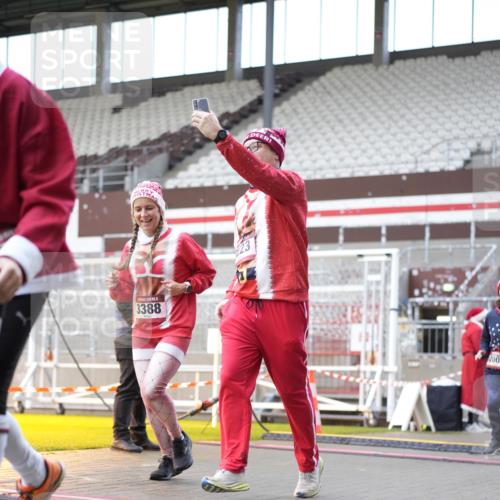 07.12.2025 - St. Pauli X-Mass-Run No. 15 Patografie http://msf.ph/oto/9372122 07.12.2025 11:48:32 Ziel 616, 732, 1891, 1911, 1926, 1927, 2008, 2075, 2148, 2432, 3023, 3388, 3646, 3926, 4134, 4423, 4424, 4426, 4477, 4480 meine-sportfotos.de