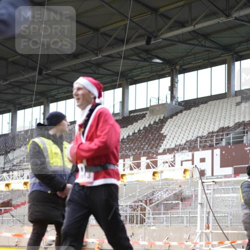 07.12.2025 - St. Pauli X-Mass-Run No. 15 Patografie http://msf.ph/oto/9372141 07.12.2025 11:48:39 Ziel 732, 1613, 1891, 1911, 1926, 1927, 1966, 1967, 2008, 2075, 2148, 2432, 2717, 2718, 3023, 3388, 3646, 3926, 4134, 4423, 4424, 4426, 4477, 4480 meine-sportfotos.de