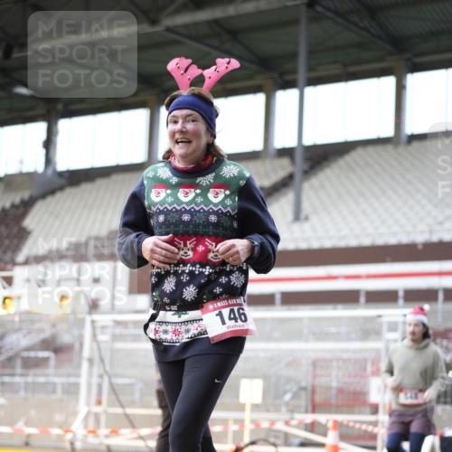07.12.2025 - St. Pauli X-Mass-Run No. 15 Patografie http://msf.ph/oto/9372156 07.12.2025 11:48:50 Ziel 24, 146, 244, 548, 1613, 1966, 1967, 2075, 2148, 2717, 2718, 3926 meine-sportfotos.de