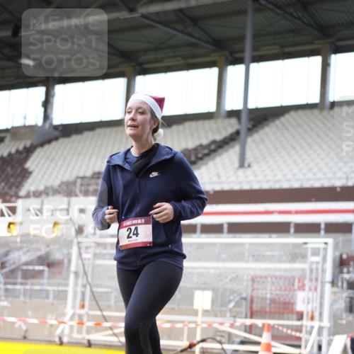 07.12.2025 - St. Pauli X-Mass-Run No. 15 Patografie http://msf.ph/oto/9372168 07.12.2025 11:48:53 Ziel 24, 146, 244, 548, 701, 703, 1613, 1966, 1967, 2717, 2718 meine-sportfotos.de
