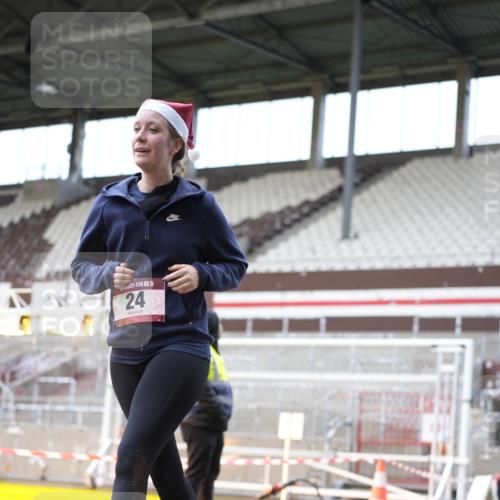 07.12.2025 - St. Pauli X-Mass-Run No. 15 Patografie http://msf.ph/oto/9372170 07.12.2025 11:48:53 Ziel 24, 146, 244, 548, 701, 703, 1613, 1966, 1967, 2717, 2718 meine-sportfotos.de