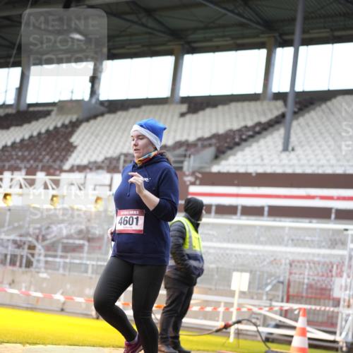 07.12.2025 - St. Pauli X-Mass-Run No. 15 Patografie http://msf.ph/oto/9372185 07.12.2025 11:49:15 Ziel 360, 1992, 1993, 4601 meine-sportfotos.de