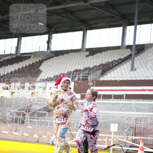 07.12.2025 - St. Pauli X-Mass-Run No. 15 Patografie http://msf.ph/oto/9372189 07.12.2025 11:49:21 Ziel 360, 1992, 1993, 2003, 2344, 2346, 3421, 3424, 4601, 4643, 4646 meine-sportfotos.de