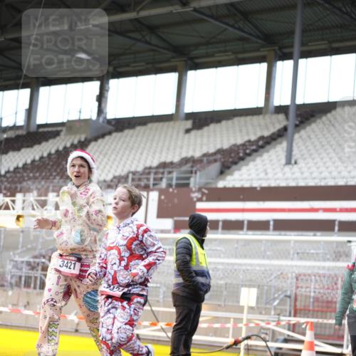 07.12.2025 - St. Pauli X-Mass-Run No. 15 Patografie http://msf.ph/oto/9372193 07.12.2025 11:49:21 Ziel 360, 1992, 1993, 2003, 2344, 2346, 3421, 3424, 4601, 4643, 4646 meine-sportfotos.de