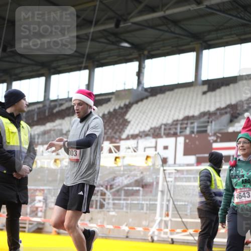 07.12.2025 - St. Pauli X-Mass-Run No. 15 Patografie http://msf.ph/oto/9372195 07.12.2025 11:49:23 Ziel 360, 1992, 1993, 2003, 2344, 2346, 3421, 3424, 3665, 3685, 4601, 4643, 4646 meine-sportfotos.de