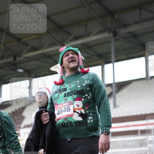 07.12.2025 - St. Pauli X-Mass-Run No. 15 Patografie http://msf.ph/oto/9372204 07.12.2025 11:49:24 Ziel 360, 1992, 1993, 2003, 2344, 2346, 3421, 3424, 3665, 3685, 3914, 3915, 4601, 4643, 4646 meine-sportfotos.de