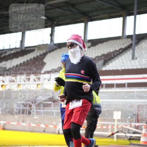 07.12.2025 - St. Pauli X-Mass-Run No. 15 Patografie http://msf.ph/oto/9372210 07.12.2025 11:49:28 Ziel 2003, 2344, 2346, 2444, 2445, 2853, 2911, 3180, 3183, 3421, 3424, 3665, 3685, 3914, 3915, 4601, 4643, 4646 meine-sportfotos.de