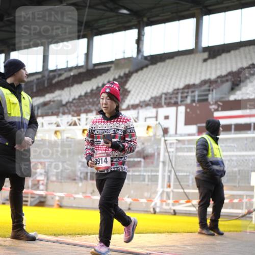 07.12.2025 - St. Pauli X-Mass-Run No. 15 Patografie http://msf.ph/oto/9372213 07.12.2025 11:49:30 Ziel 2003, 2344, 2346, 2444, 2445, 2853, 2911, 3180, 3183, 3421, 3424, 3665, 3685, 3914, 3915, 4601, 4643, 4646 meine-sportfotos.de