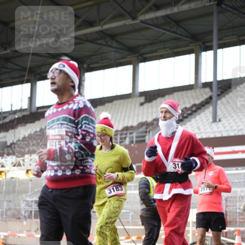 07.12.2025 - St. Pauli X-Mass-Run No. 15 Patografie http://msf.ph/oto/9372219 07.12.2025 11:49:31 Ziel 2003, 2344, 2346, 2444, 2445, 2853, 2911, 3180, 3183, 3421, 3424, 3665, 3685, 3914, 3915, 4643, 4646 meine-sportfotos.de