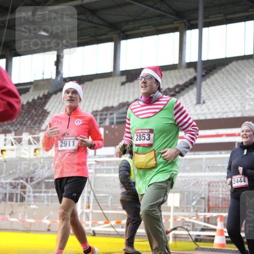 07.12.2025 - St. Pauli X-Mass-Run No. 15 Patografie http://msf.ph/oto/9372221 07.12.2025 11:49:32 Ziel 2003, 2344, 2346, 2444, 2445, 2853, 2911, 3180, 3183, 3421, 3424, 3665, 3685, 3914, 3915, 4643, 4646 meine-sportfotos.de
