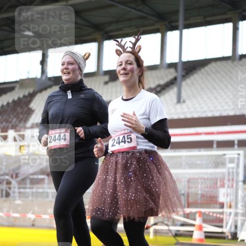 07.12.2025 - St. Pauli X-Mass-Run No. 15 Patografie http://msf.ph/oto/9372227 07.12.2025 11:49:33 Ziel 2003, 2344, 2346, 2444, 2445, 2853, 2911, 3180, 3183, 3421, 3424, 3665, 3685, 3914, 3915, 4643, 4646 meine-sportfotos.de