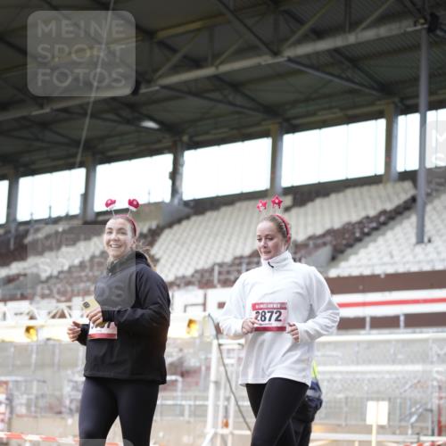 07.12.2025 - St. Pauli X-Mass-Run No. 15 Patografie http://msf.ph/oto/9372248 07.12.2025 11:50:04 Ziel 1890, 2118, 2203, 2210, 2848, 2872, 2877, 3660, 3697, 3778, 4184 meine-sportfotos.de