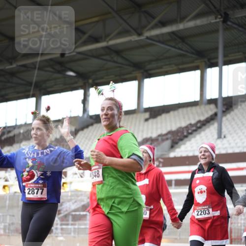 07.12.2025 - St. Pauli X-Mass-Run No. 15 Patografie http://msf.ph/oto/9372254 07.12.2025 11:50:07 Ziel 1890, 2118, 2203, 2210, 2848, 2872, 2877, 3660, 3697, 3778, 4184 meine-sportfotos.de