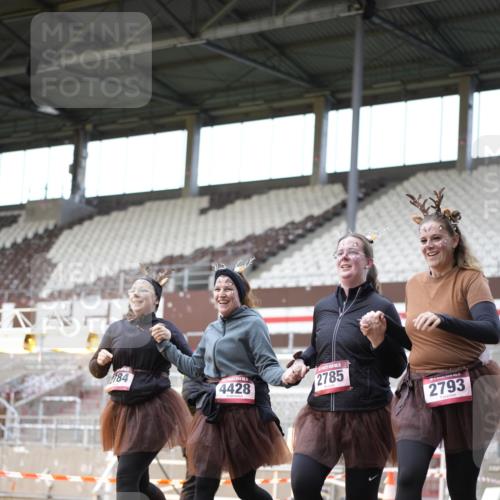 07.12.2025 - St. Pauli X-Mass-Run No. 15 Patografie http://msf.ph/oto/9372262 07.12.2025 11:50:15 Ziel 1890, 2118, 2203, 2210, 2784, 2785, 2793, 2848, 2872, 2877, 3697, 4184, 4428 meine-sportfotos.de