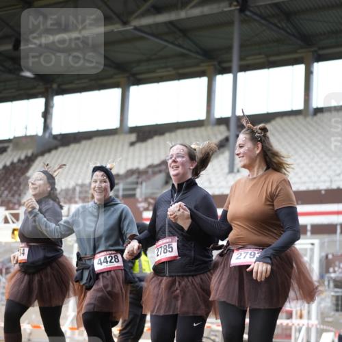 07.12.2025 - St. Pauli X-Mass-Run No. 15 Patografie http://msf.ph/oto/9372265 07.12.2025 11:50:15 Ziel 1890, 2118, 2203, 2210, 2784, 2785, 2793, 2848, 2872, 2877, 3697, 4184, 4428 meine-sportfotos.de