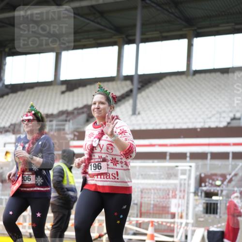 07.12.2025 - St. Pauli X-Mass-Run No. 15 Patografie http://msf.ph/oto/9372278 07.12.2025 11:50:39 Ziel 196, 206, 1599, 1602, 3639, 3913, 3958 meine-sportfotos.de