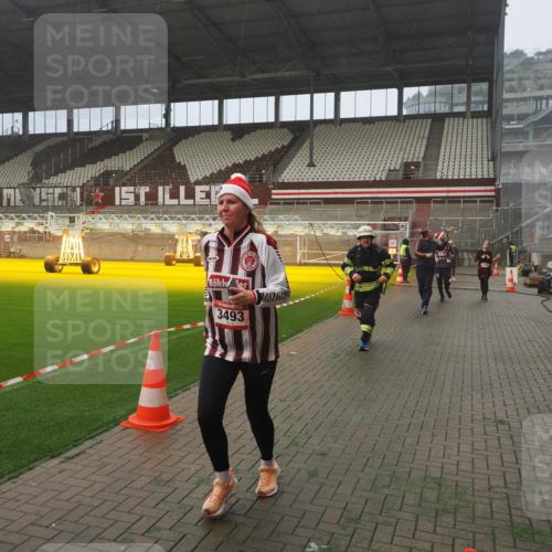 07.12.2025 - St. Pauli X-Mass-Run No. 15 Fabian Wolf http://msf.ph/oto/9372285 07.12.2025 10:09:25 Ziel 800, 881, 896, 899, 960, 1243, 1248, 1718, 3493, 3756 meine-sportfotos.de