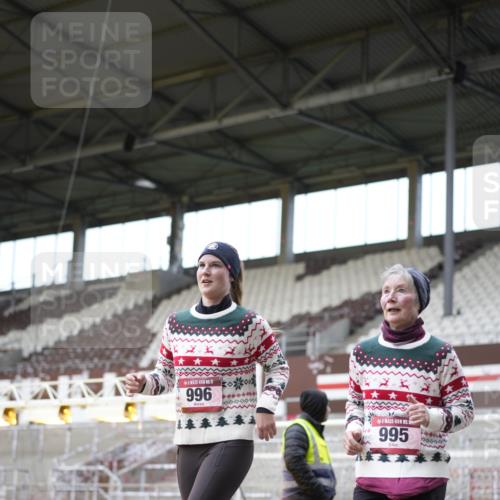 07.12.2025 - St. Pauli X-Mass-Run No. 15 Patografie http://msf.ph/oto/9372286 07.12.2025 11:50:53 Ziel 196, 206, 995, 996, 2547, 2548, 3639 meine-sportfotos.de