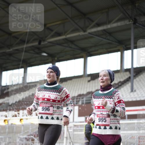 07.12.2025 - St. Pauli X-Mass-Run No. 15 Patografie http://msf.ph/oto/9372288 07.12.2025 11:50:54 Ziel 995, 996, 2547, 2548, 3616, 3618, 3639 meine-sportfotos.de
