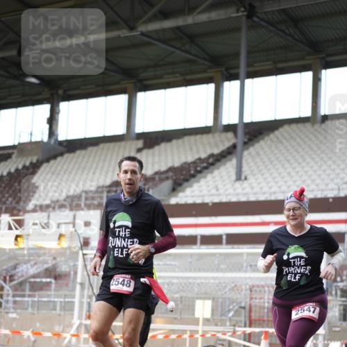 07.12.2025 - St. Pauli X-Mass-Run No. 15 Patografie http://msf.ph/oto/9372292 07.12.2025 11:50:56 Ziel 995, 996, 2547, 2548, 3616, 3618, 3639 meine-sportfotos.de