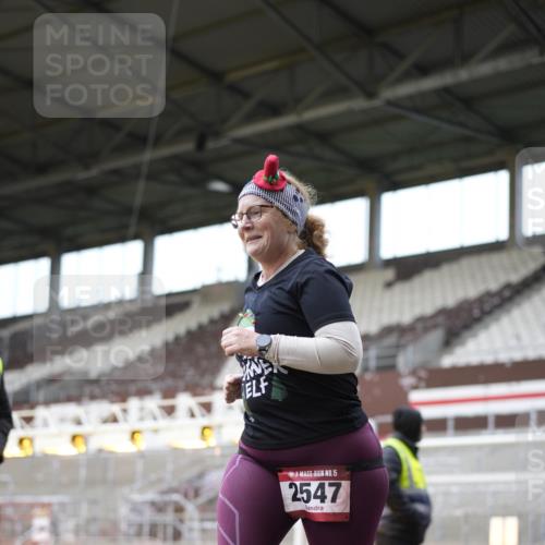 07.12.2025 - St. Pauli X-Mass-Run No. 15 Patografie http://msf.ph/oto/9372294 07.12.2025 11:50:57 Ziel 995, 996, 2547, 2548, 3616, 3618, 3639 meine-sportfotos.de