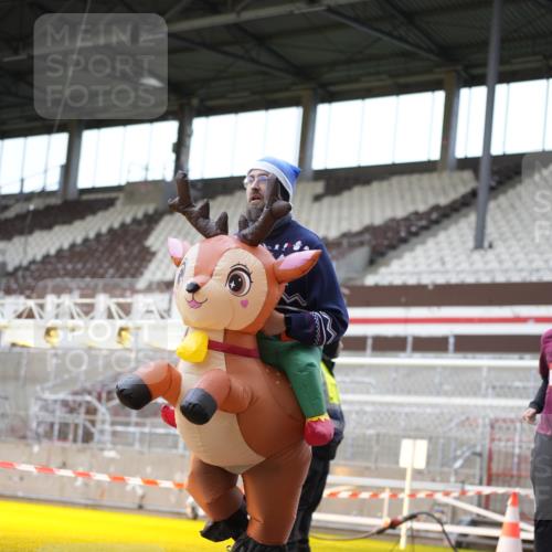 07.12.2025 - St. Pauli X-Mass-Run No. 15 Patografie http://msf.ph/oto/9372312 07.12.2025 11:51:14 Ziel 2374, 2585, 2589, 2670, 2672, 3116, 3616, 3618, 3959, 4340, 4609 meine-sportfotos.de