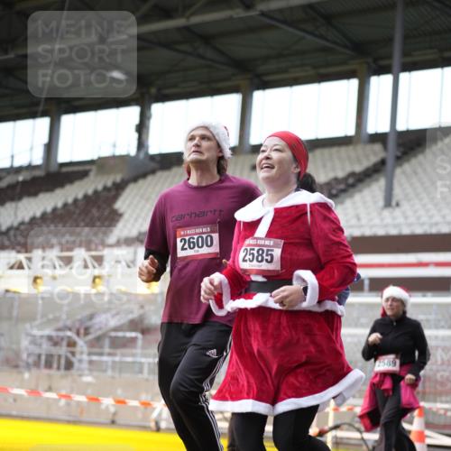 07.12.2025 - St. Pauli X-Mass-Run No. 15 Patografie http://msf.ph/oto/9372317 07.12.2025 11:51:15 Ziel 2374, 2585, 2589, 2670, 2672, 3116, 3449, 3451, 3959, 4340, 4609 meine-sportfotos.de
