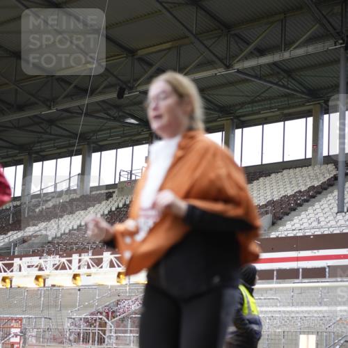 07.12.2025 - St. Pauli X-Mass-Run No. 15 Patografie http://msf.ph/oto/9372329 07.12.2025 11:51:21 Ziel 2374, 2585, 2589, 2670, 3116, 3449, 3451, 3959, 4340, 4609 meine-sportfotos.de
