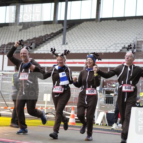 07.12.2025 - St. Pauli X-Mass-Run No. 15 Patografie http://msf.ph/oto/9372334 07.12.2025 11:51:28 Ziel 648, 650, 2025, 2027, 2374, 2585, 2589, 3116, 3449, 3451, 3875, 3959, 4340, 4602, 4609, 4610 meine-sportfotos.de