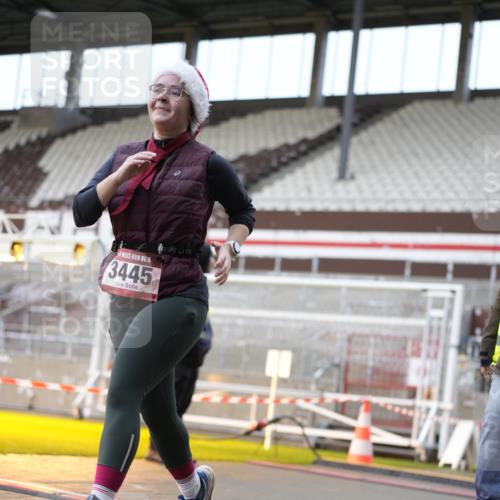 07.12.2025 - St. Pauli X-Mass-Run No. 15 Patografie http://msf.ph/oto/9372372 07.12.2025 11:51:56 Ziel 1916, 3445, 3583, 3648, 3650, 3659, 3865 meine-sportfotos.de