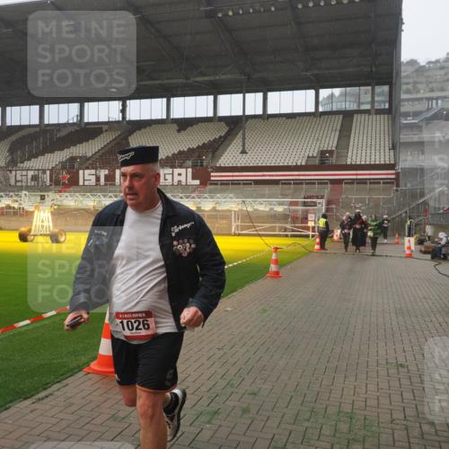 07.12.2025 - St. Pauli X-Mass-Run No. 15 Fabian Wolf http://msf.ph/oto/9372373 07.12.2025 10:09:51 Ziel 989, 1026, 1172, 1191, 1256, 1257, 1678, 2502, 2504, 2560 meine-sportfotos.de