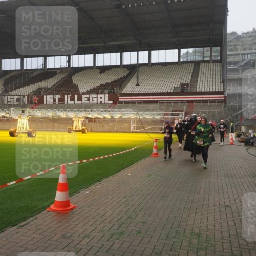 07.12.2025 - St. Pauli X-Mass-Run No. 15 Fabian Wolf http://msf.ph/oto/9372375 07.12.2025 10:09:56 Ziel 989, 1026, 1256, 1257, 1678, 2502, 2504, 2560, 3245, 3246, 3410, 3411 meine-sportfotos.de