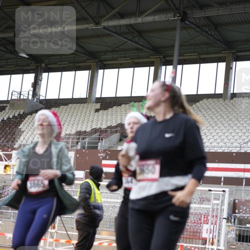 07.12.2025 - St. Pauli X-Mass-Run No. 15 Patografie http://msf.ph/oto/9372378 07.12.2025 11:52:01 Ziel 1916, 2121, 3445, 3583, 3648, 3650, 3659, 3865 meine-sportfotos.de