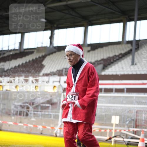 07.12.2025 - St. Pauli X-Mass-Run No. 15 Patografie http://msf.ph/oto/9372382 07.12.2025 11:52:05 Ziel 2121, 3445, 3648, 3650, 3659, 3865 meine-sportfotos.de