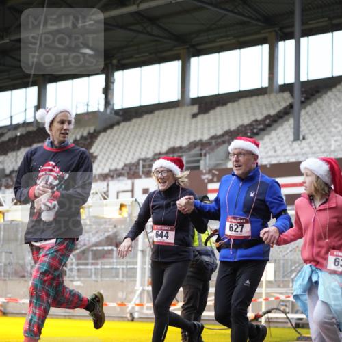 07.12.2025 - St. Pauli X-Mass-Run No. 15 Patografie http://msf.ph/oto/9372388 07.12.2025 11:52:13 Ziel 620, 627, 644, 2121, 3276, 3280, 3648, 3650, 3659, 3865 meine-sportfotos.de
