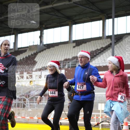 07.12.2025 - St. Pauli X-Mass-Run No. 15 Patografie http://msf.ph/oto/9372390 07.12.2025 11:52:13 Ziel 620, 627, 644, 2121, 3276, 3280, 3648, 3650, 3659, 3865 meine-sportfotos.de